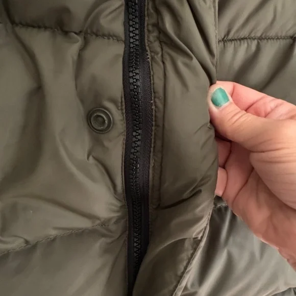 Reversible Gotcha Glacier Men’s down and feather filled winter vest size LG - Picture 15 of 16